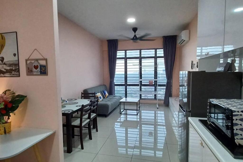 Homestay Arc Cozyhome Austin Hills 4-5Pax Johor Bahru Exterior photo